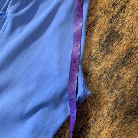 All in motion size X-Small periwinkle cropped leggings with laser cut dot design - Picture 11 of 12